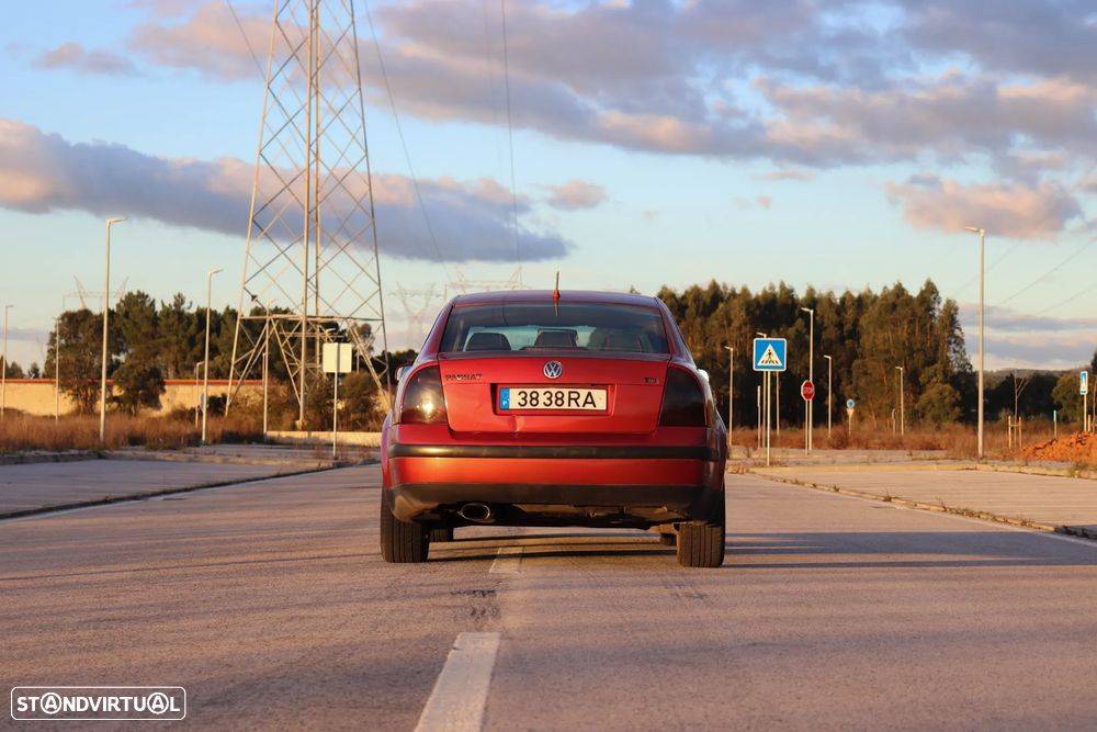 VW Passat 1.9 TDi Highline - 6