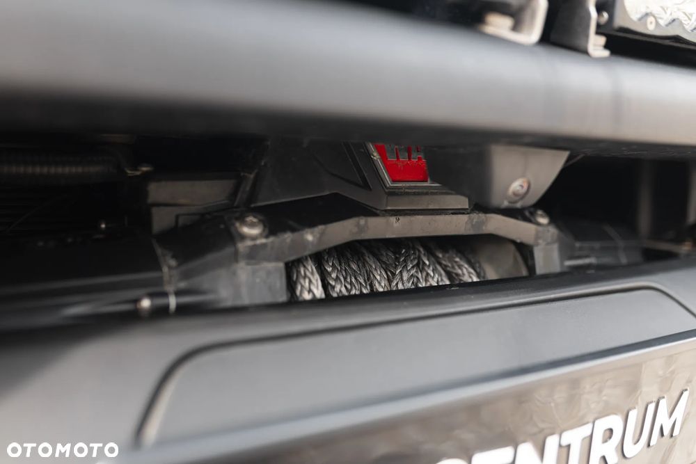 Land Rover Defender 110 P300 S - 24