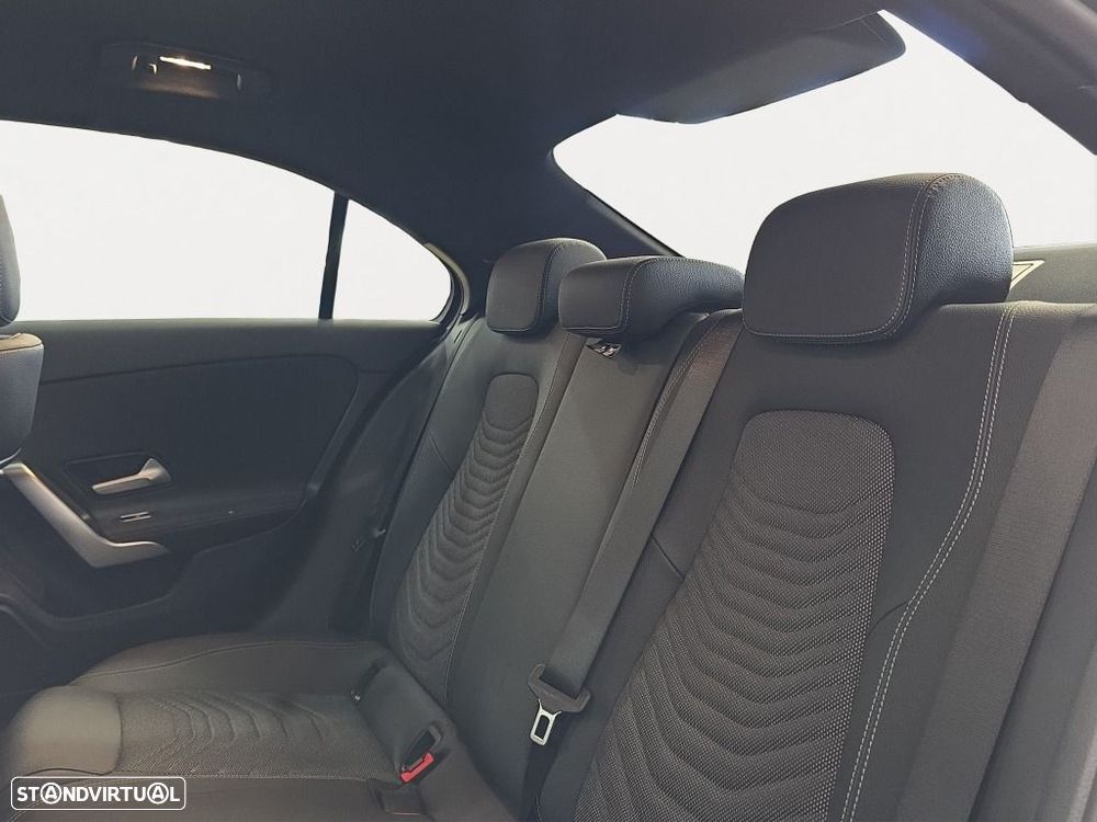 Mercedes-Benz A 180 Limousine d - 11