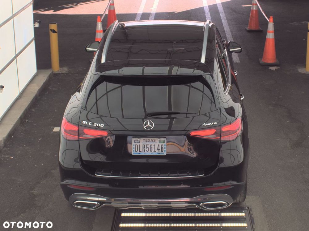 Mercedes-Benz GLC 300 4Matic 9G-TRONIC Exclusive - 3