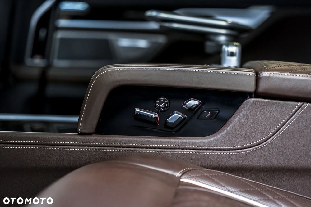 BMW Seria 7 740Li xDrive - 28