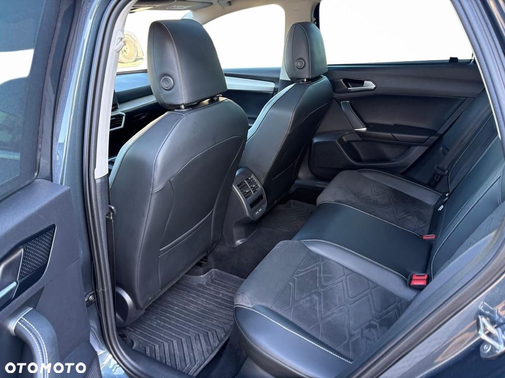 Seat Leon Sportstourer 2.0 TDI Xcellence DSG - 6