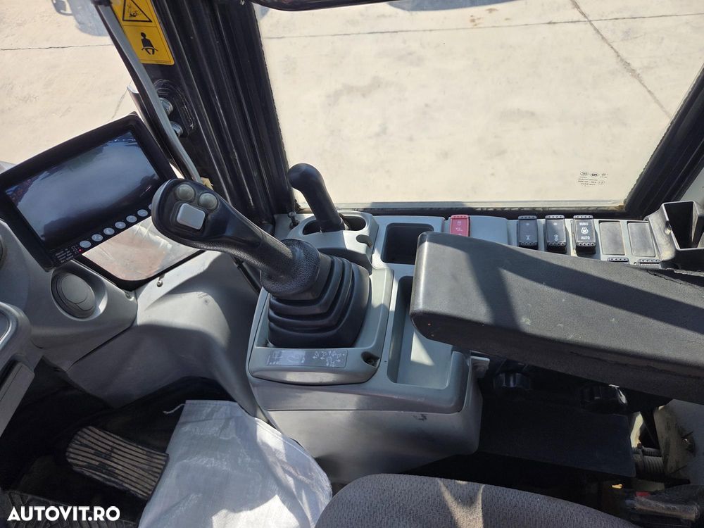 Hitachi ZW150-6, 2018, 5.304h, 21.348km, cupa 2,5mc, Masa 14 tone, cupla rapida, anv Michelin 80% ok, cantar, camera spate masalier, FULL OPTION, filtru suplimentar, Aer cond, rulat in Germania, posibilitate leasing, STARE FOARTE BUNA-PROMOTIE 69.900 EUR+Tva - 31