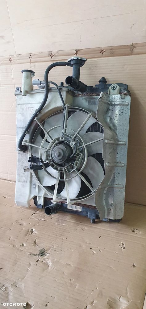 Pas przedni chłodnica wentylator Toyota Aygo I 1.0 - 7