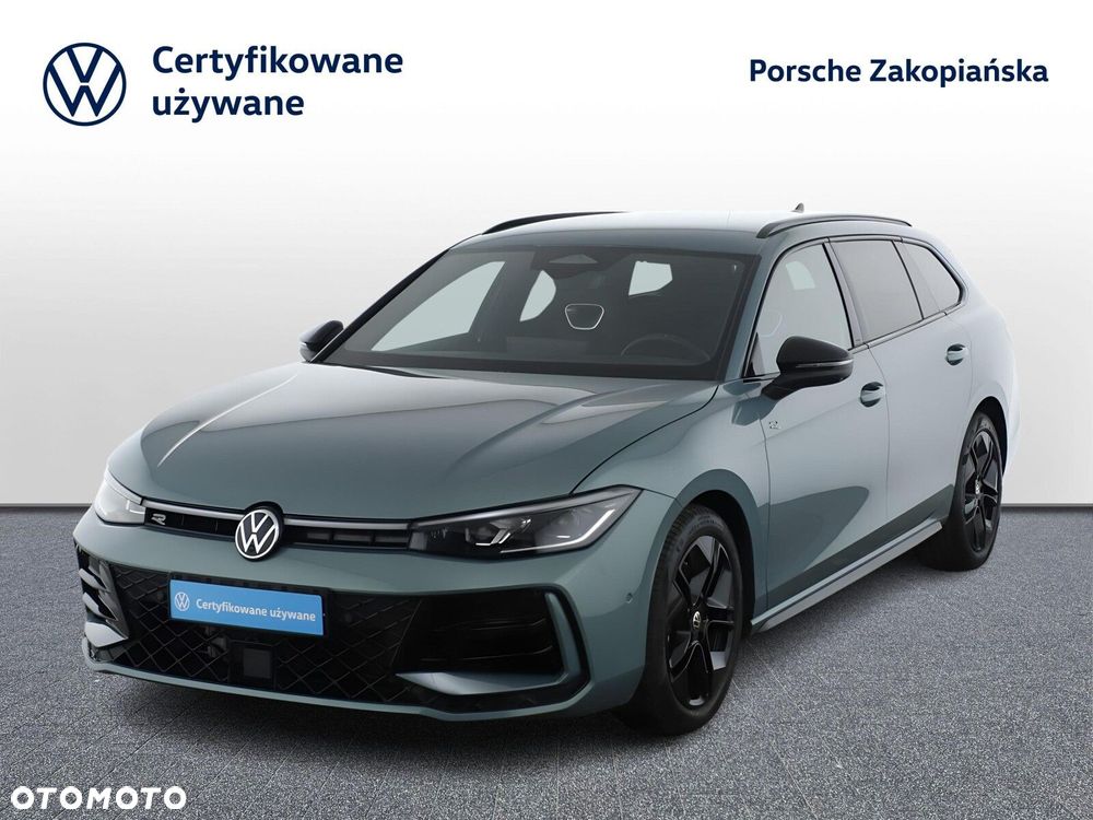 Volkswagen Passat - 1