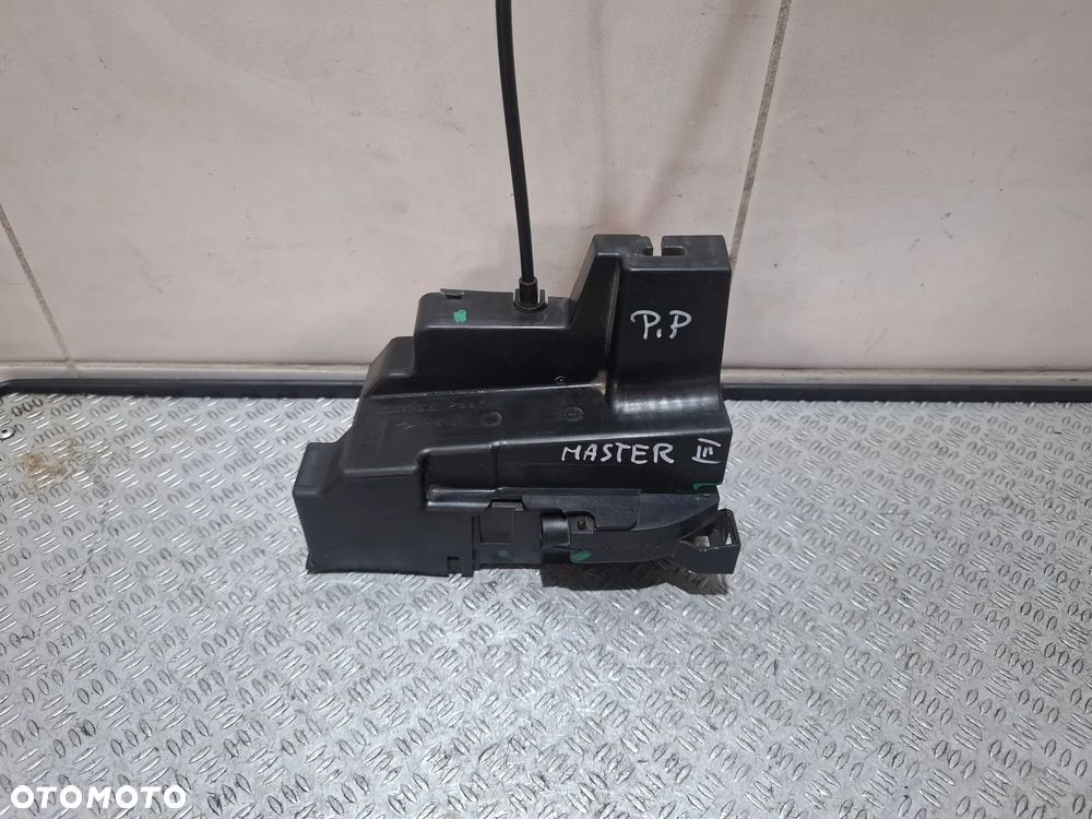 Zamek drzwi prawy przód Renault Master III 2,3 DCI 2016 rok nr 805020010R - 2