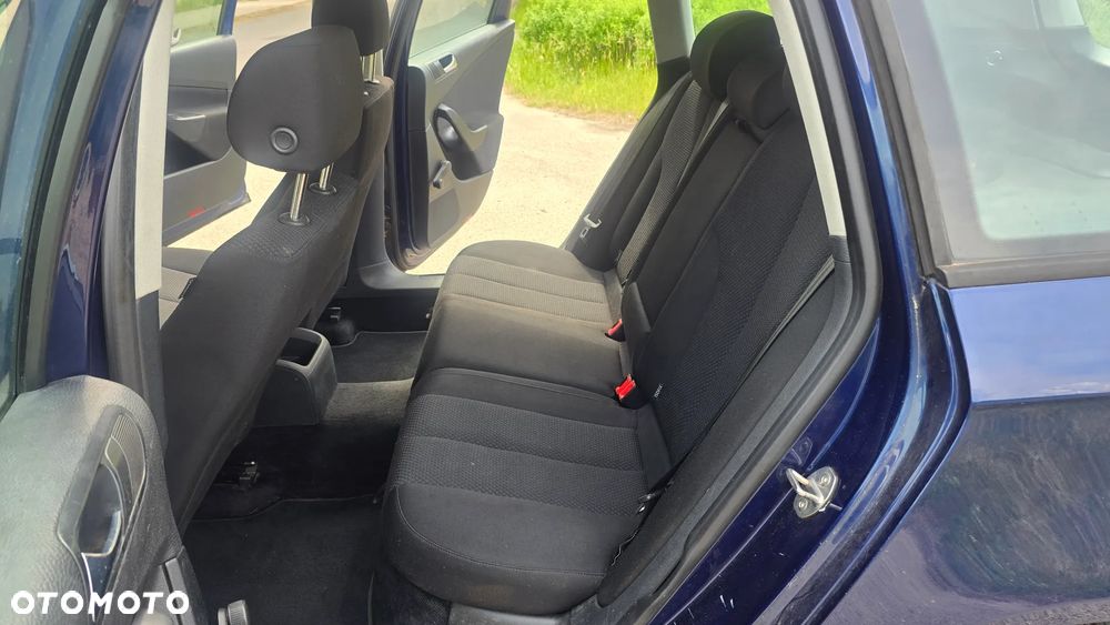 Volkswagen Passat 1.9 TDI DPF Individual - 28