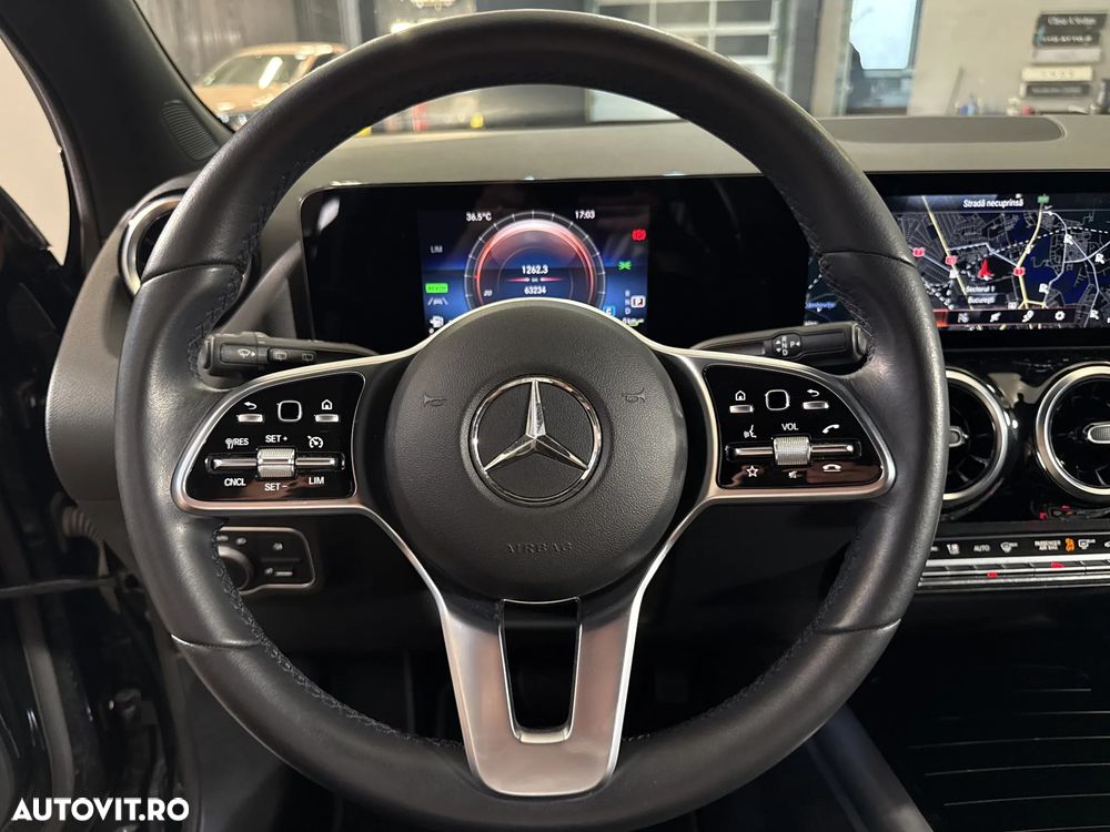 Mercedes-Benz GLA - 16