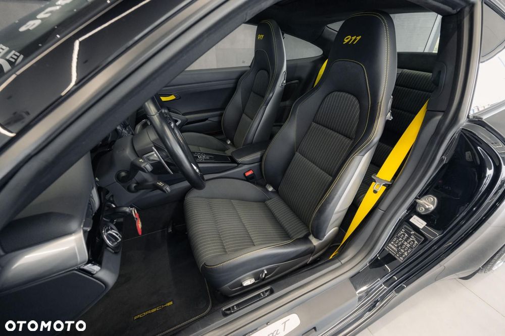 Porsche 911 Carrera T PDK - 13
