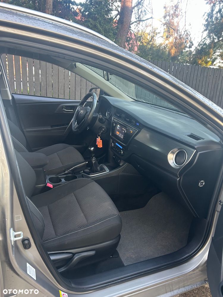 Toyota Auris - 29