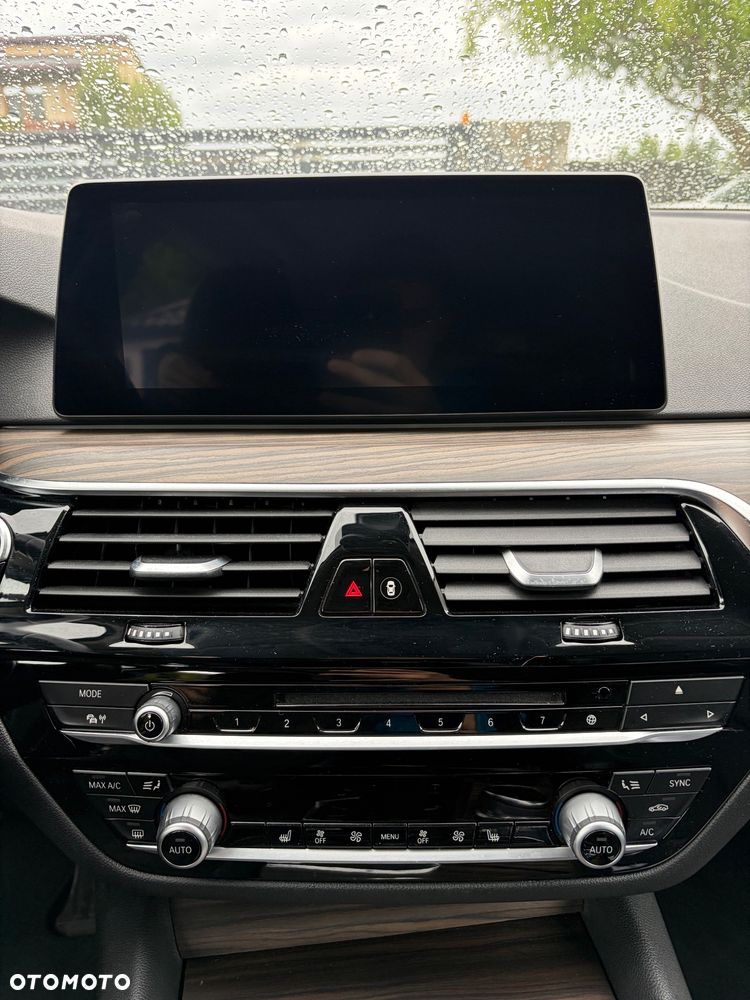 BMW Seria 5 525d Luxury Line - 17
