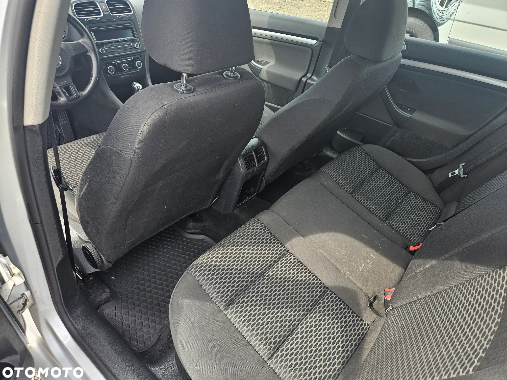 Volkswagen Golf VI 1.6 TDI Trendline DSG - 10