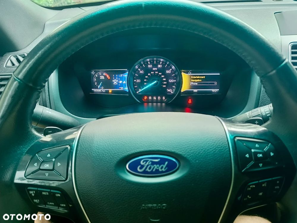 Ford Explorer - 8