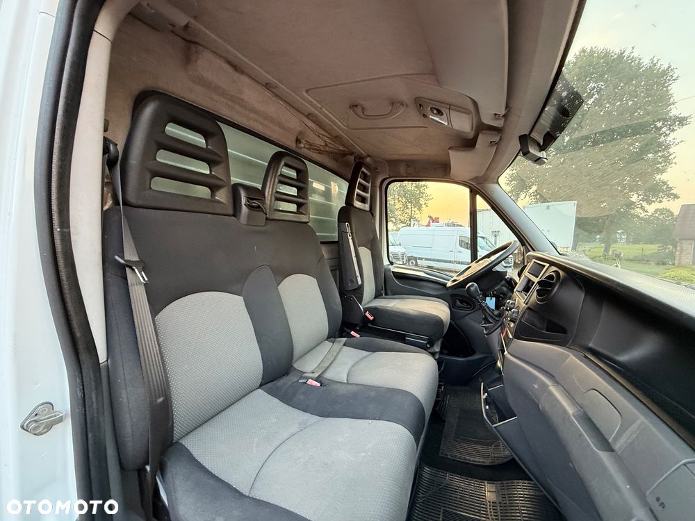 Iveco Daily 35C15 *3.0D* NOWY SILNIK* KONTENER 4.3M *NOWE KOŁA* KLIMA* TEMPOMAT* ZADBANY* - 16
