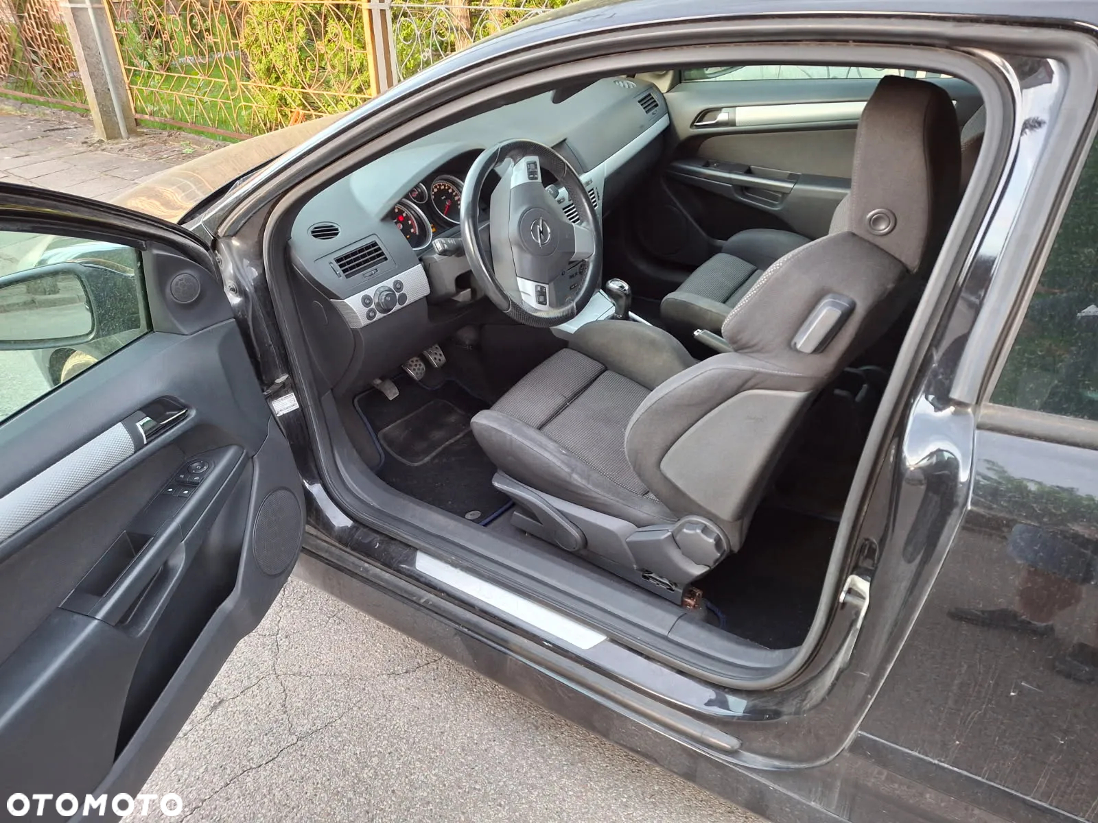 Opel Astra GTC 1.8 - 5