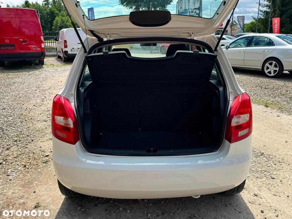 Skoda Fabia - 25