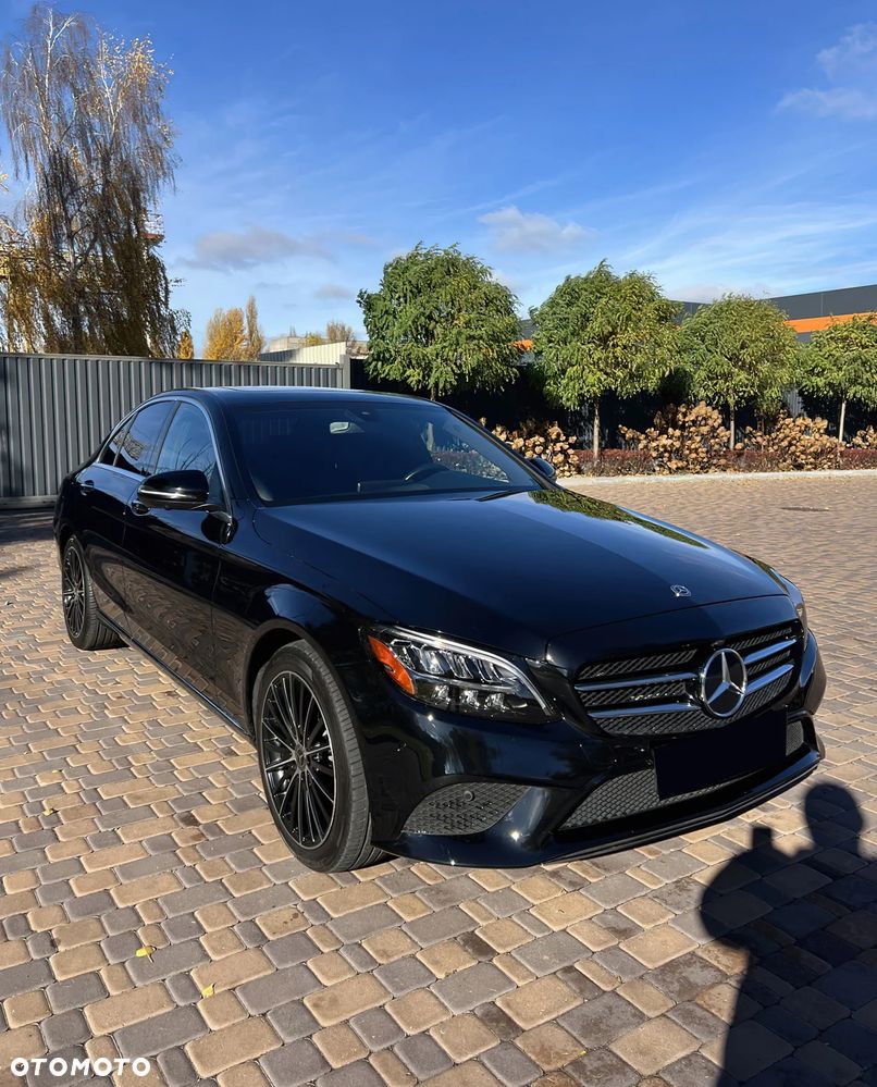 Mercedes-Benz Klasa C 300 9G-TRONIC - 3