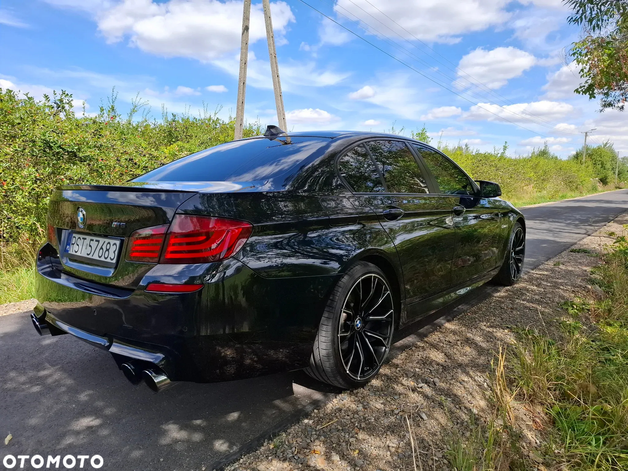 BMW Seria 5 550i - 11