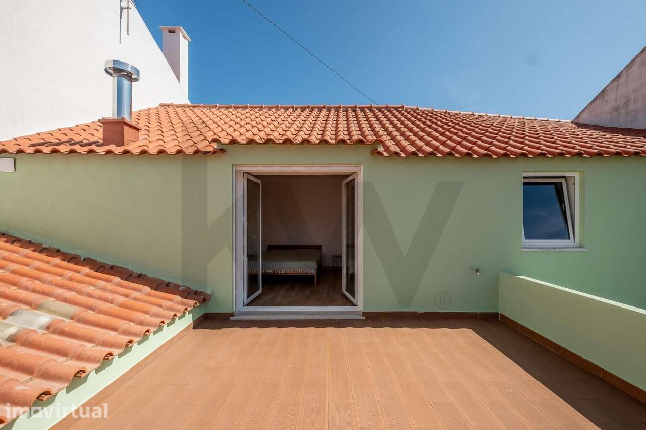 Moradia de aldeia reconstruída  — com pedra original, 2 suites e a 30m - Grande imagem: 4/35