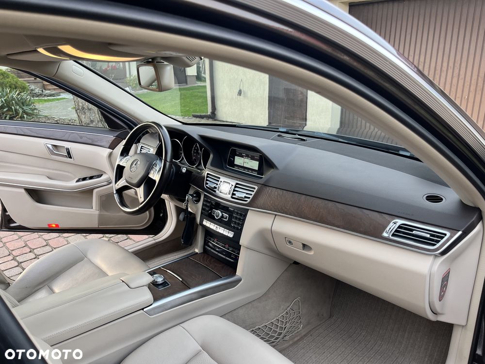 Mercedes-Benz Klasa E 200 BlueTEC 7G-TRONIC Elegance - 9
