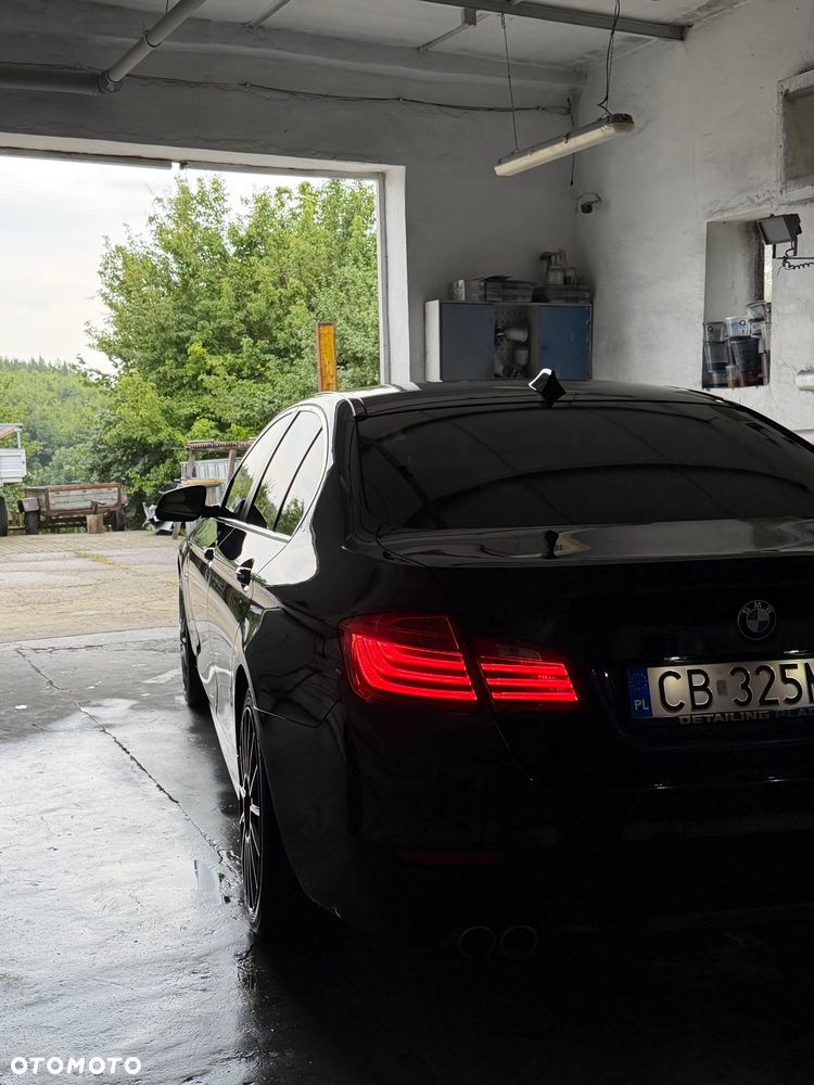BMW Seria 5 530d xDrive Luxury Line - 2