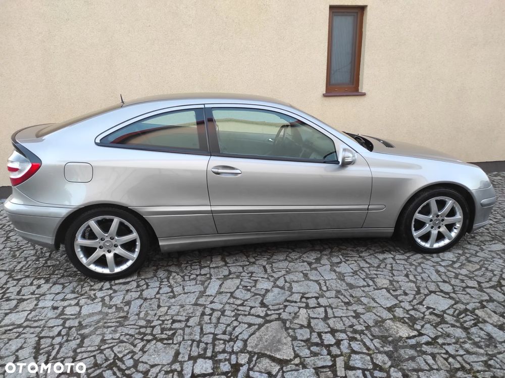 Mercedes-Benz Klasa C 230 - 7