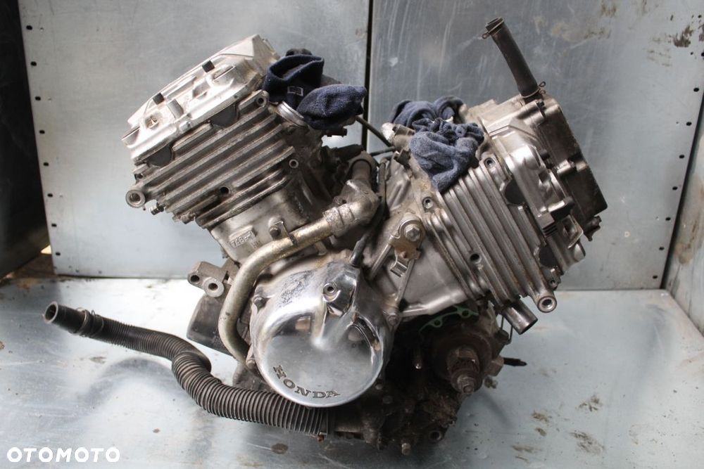 Honda VF750 MAGNA RC43 Silnik