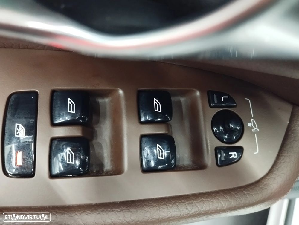 Volvo XC 90 2.0 B5 Momentum Plus AWD - 19