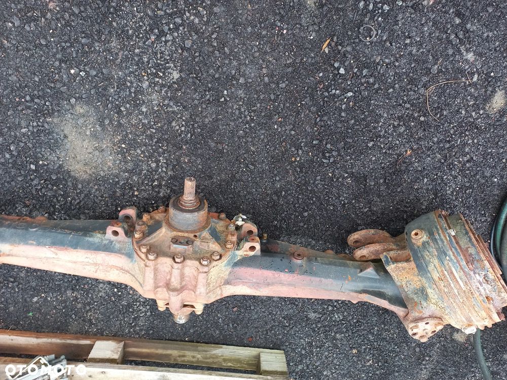 Most obudowa mostu przód tył ,zwolnica,zwrotnica,układ planetarny,atak,koło ataku wałek,półoś explorer,titan,antares,same,lamborghini,hurlimann,deutz,agroplus,agrosun,agrotron,silver,formuła,master,racing,premium,r774,0.467.473.0 ,01127250/20 ,445.4410.0 ,2324411 ,202.3111.0 ,25544100 ,91071140 ,9107.110.0, 269.4330.0 ,275.4356.0 ,255.3110.0 ,270.4741.0 ,.91311100 . 0.008.3208.0 , 0.008.3210.3,269.4331.0, 27244100. - 25