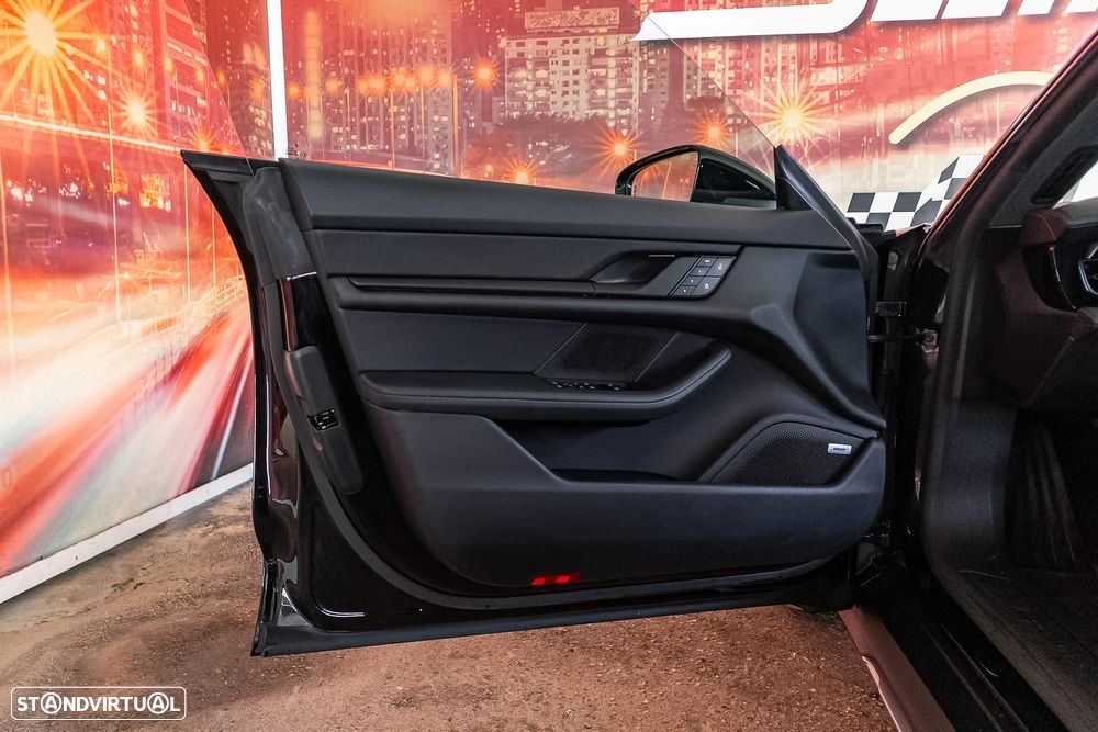 Porsche Taycan Cross Turismo 4 - 13