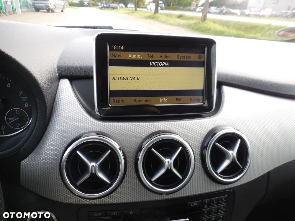 Mercedes-Benz Klasa B 180 BlueEFFICIENCY Edition - 23