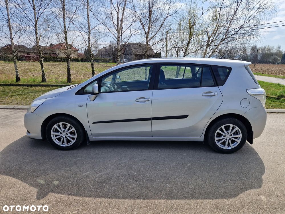 Toyota Verso 2.0 D-4D Premium - 2