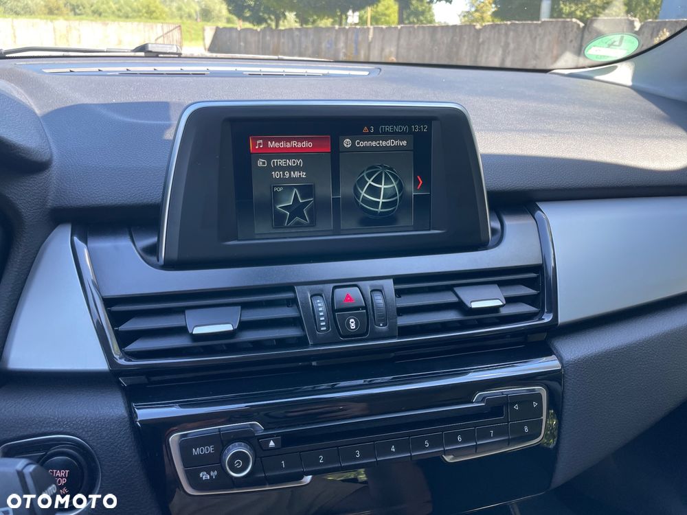 BMW Seria 2 218i - 30