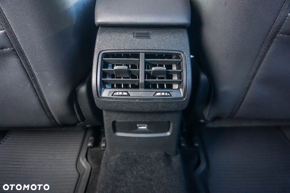 Citroën C4 1.2 PureTech Max S&S EAT8 - 29