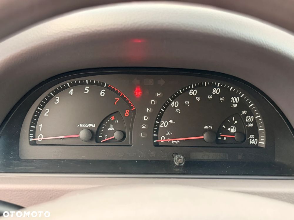 Toyota Camry 2.4 VVT-i - 19