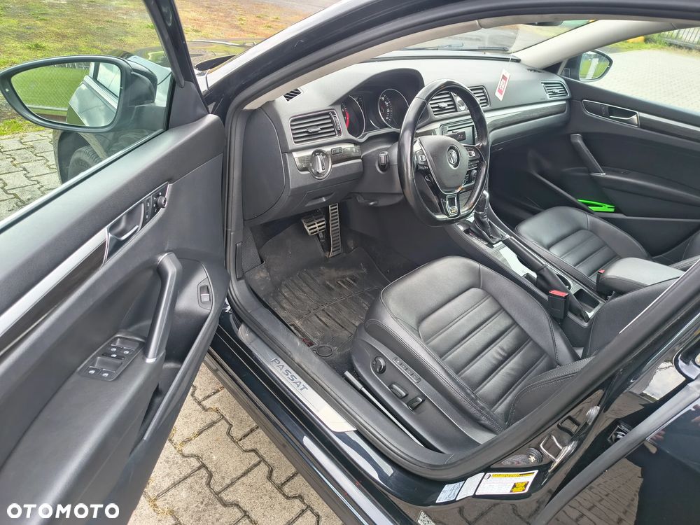Volkswagen Passat - 10
