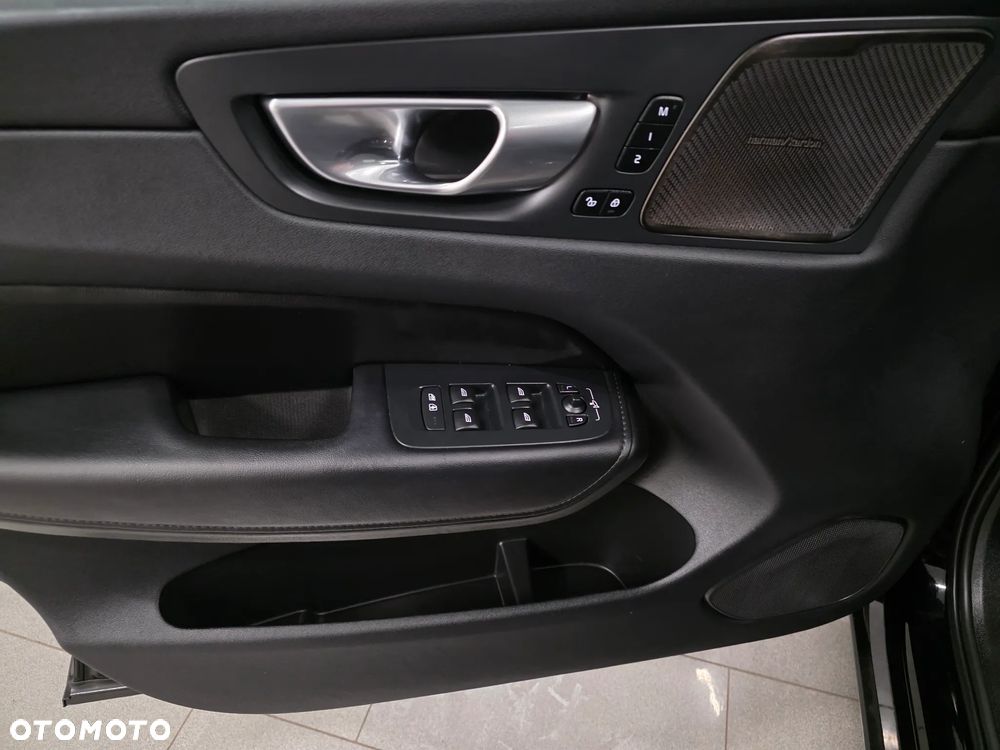 Volvo XC 60 B4 D Geartronic RDesign - 24