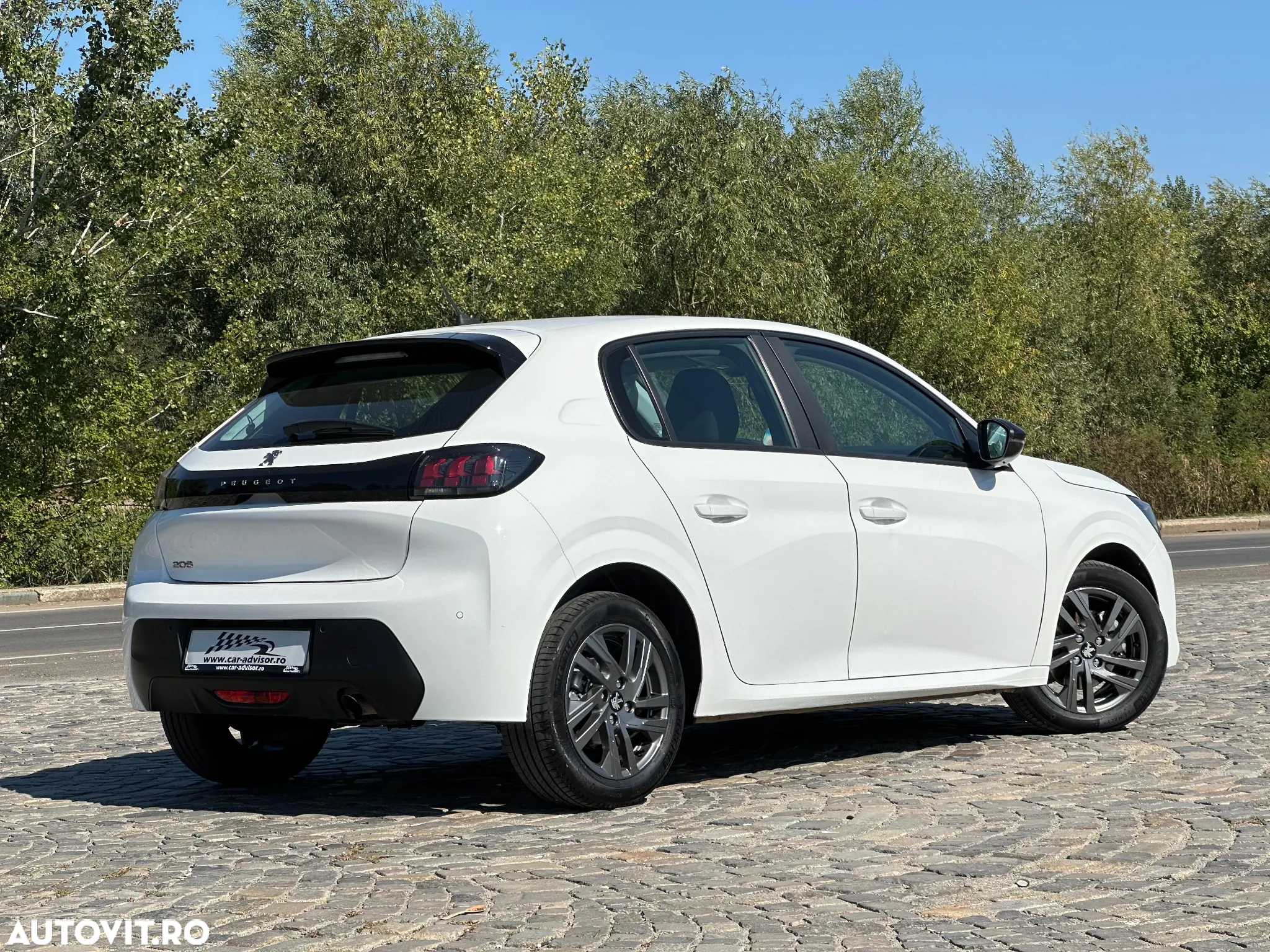 Peugeot 208 1.2 L PureTech STT Active - 4
