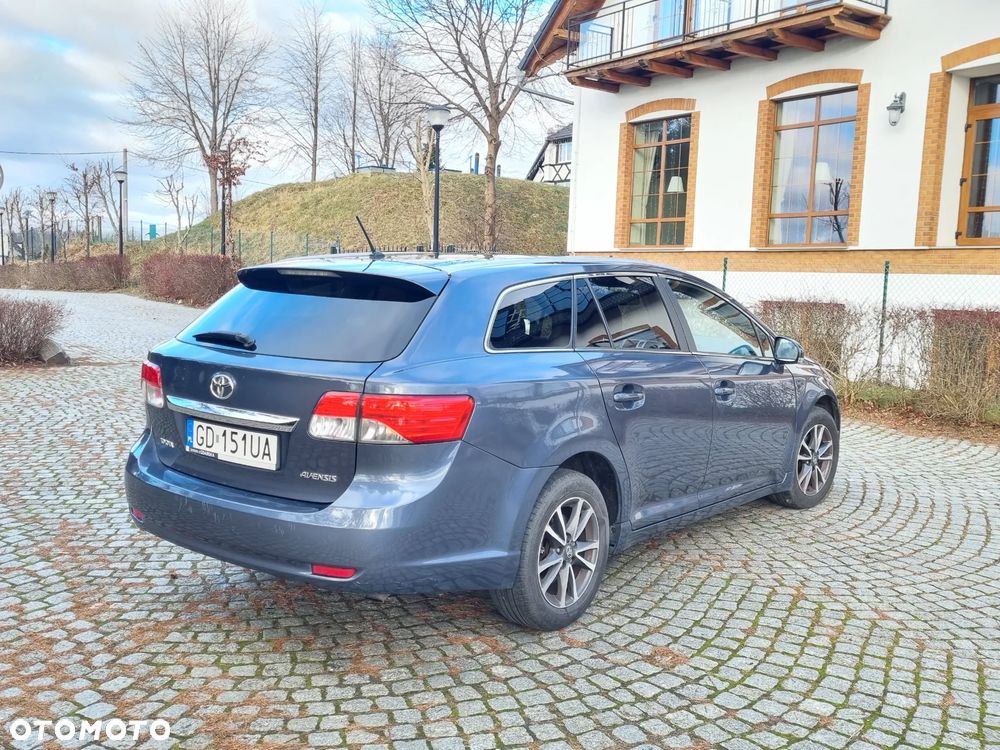Toyota Avensis 2.0 D-4D Active - 5