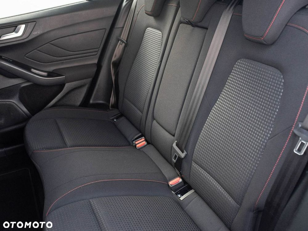Ford Focus - 25