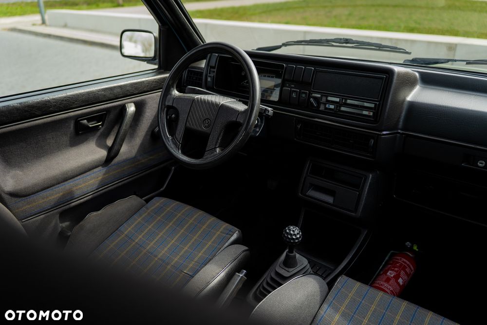 Volkswagen Golf - 27