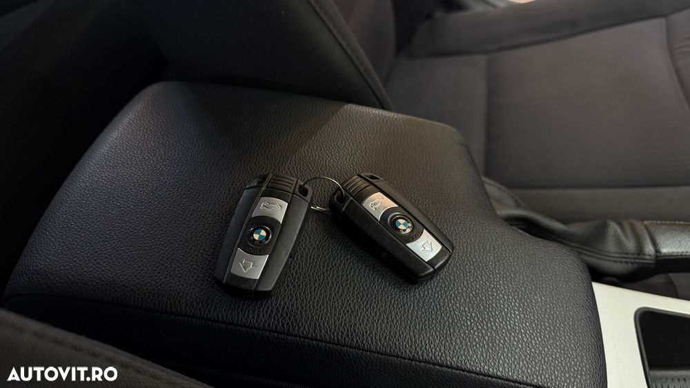 BMW Seria 3 318d xDrive - 22