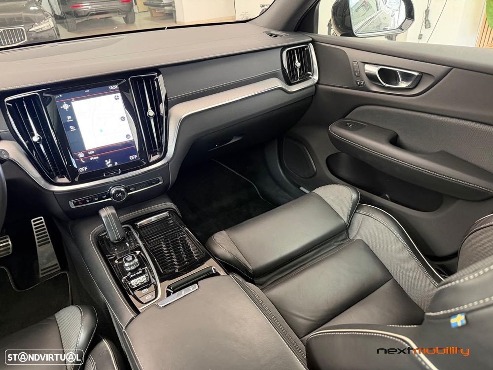 Volvo V60 2.0 T8 AWD TE Polestar Engine - 17