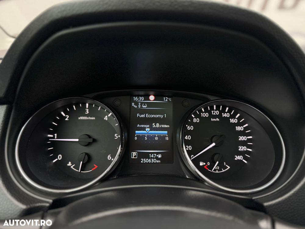 Nissan Qashqai 1.6 DCI Start/Stop X-TRONIC Tekna - 31