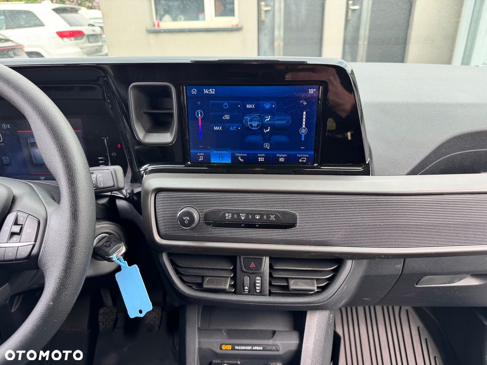 Ford Transit Courier - 10