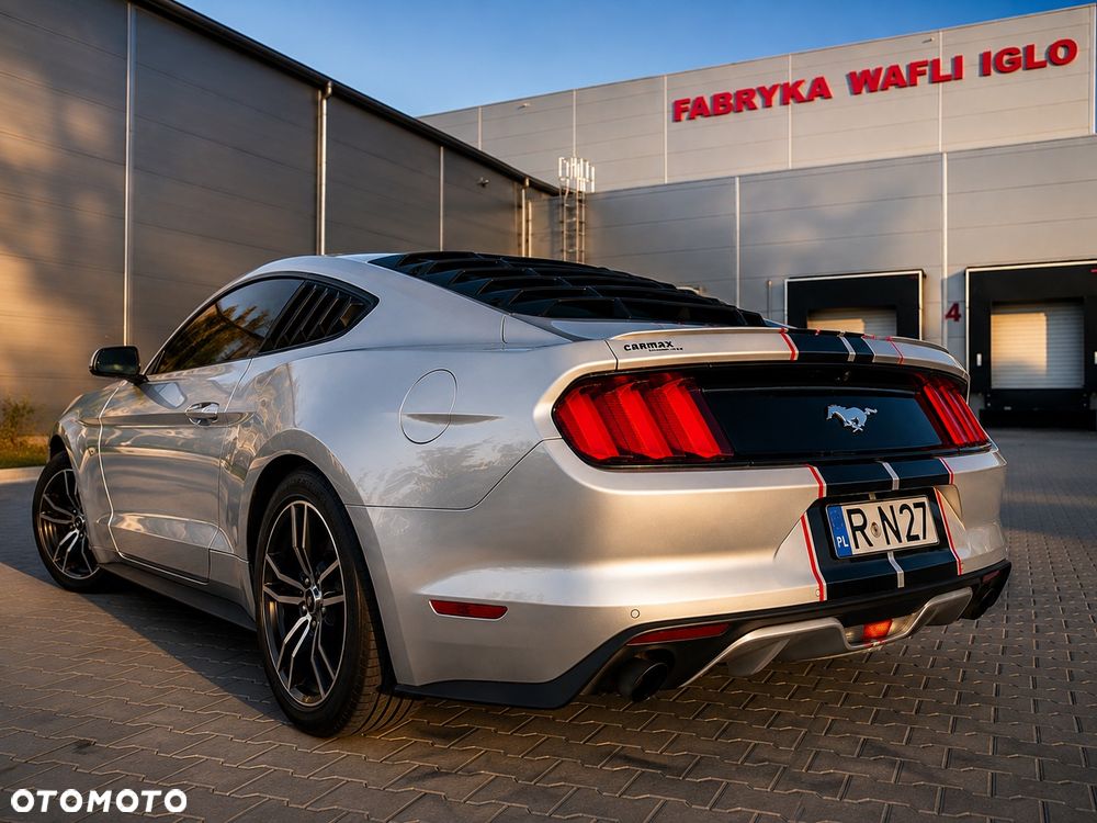Ford Mustang - 12