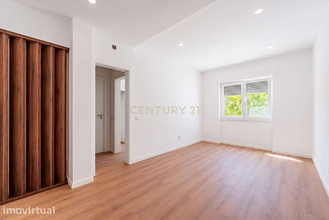 Apartamento Totalmente Remodelado com Terraço de 33 m² | Cruz de Pau – - Grande imagem: 5/18