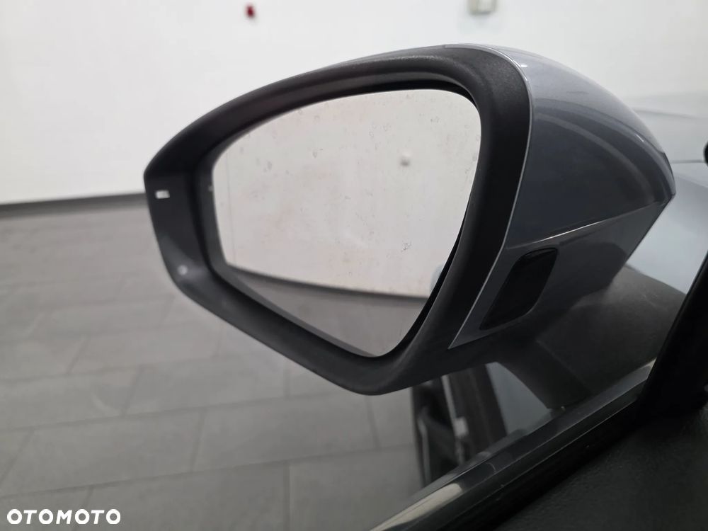 Volkswagen Tiguan 2.0 TDI SCR DSG R-Line - 27