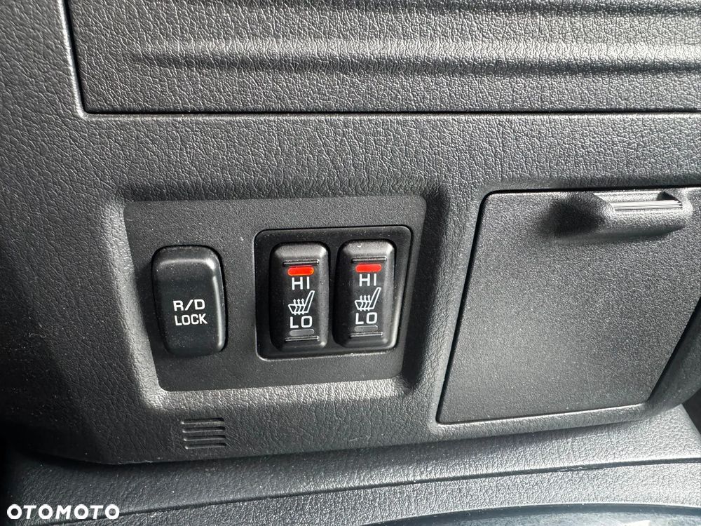 Mitsubishi Pajero 3.2 DI-D Automatik Diamant Edition - 16