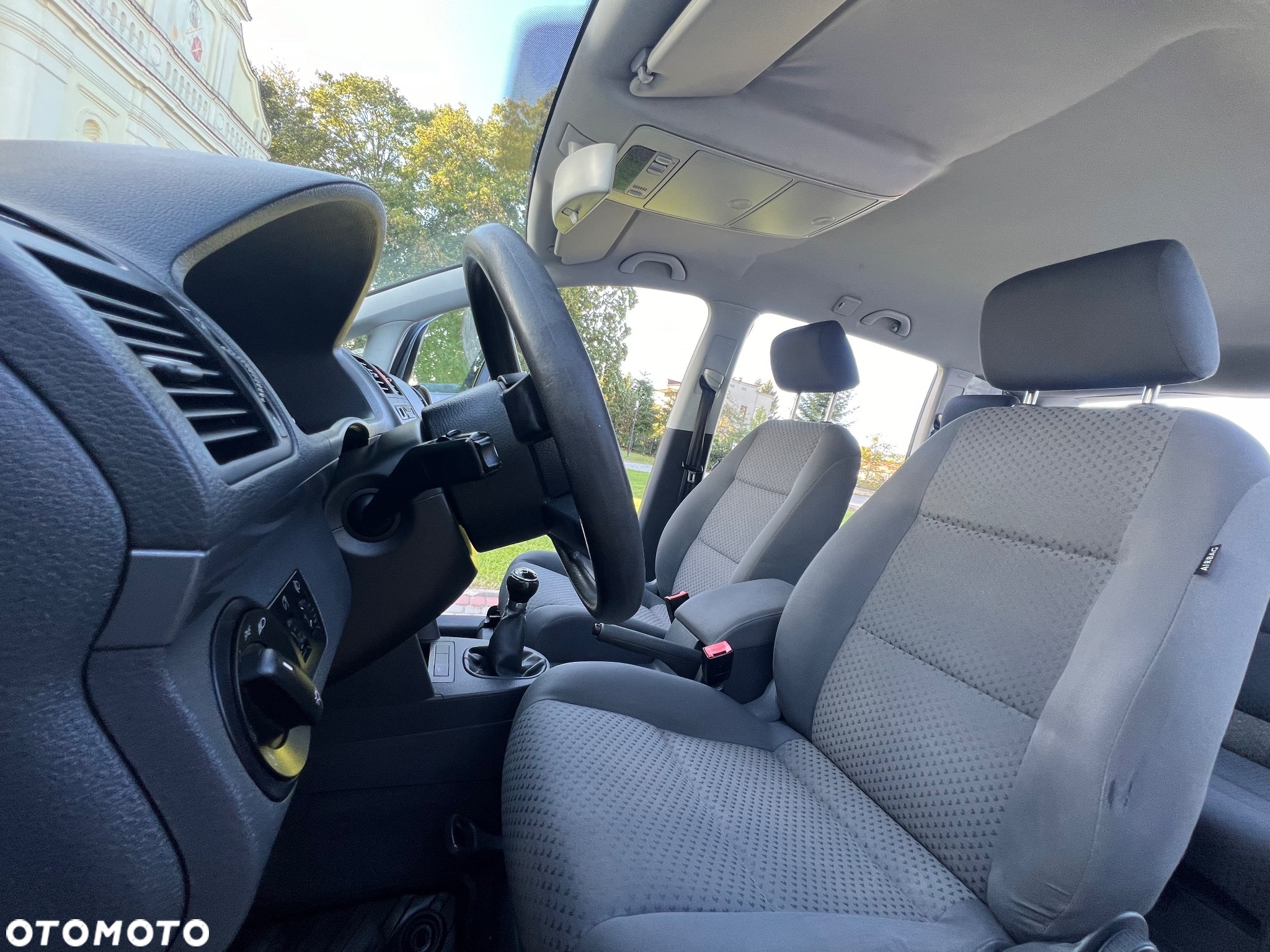 Volkswagen Touran - 18